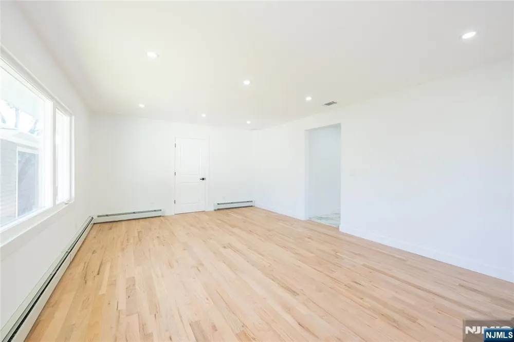214 Alberta Drive Saddle Brook, NJ 07663
