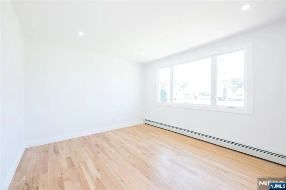 214 Alberta Drive Saddle Brook, NJ 07663