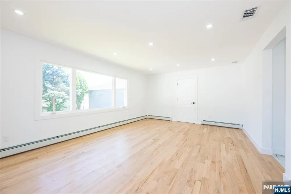 214 Alberta Drive Saddle Brook, NJ 07663