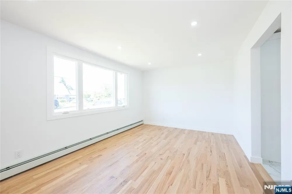 214 Alberta Drive Saddle Brook, NJ 07663
