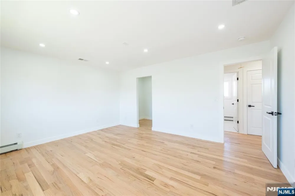 214 Alberta Drive Saddle Brook, NJ 07663