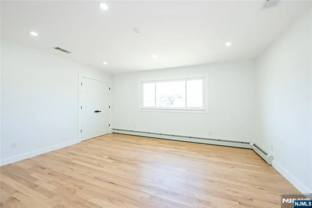 214 Alberta Drive Saddle Brook, NJ 07663