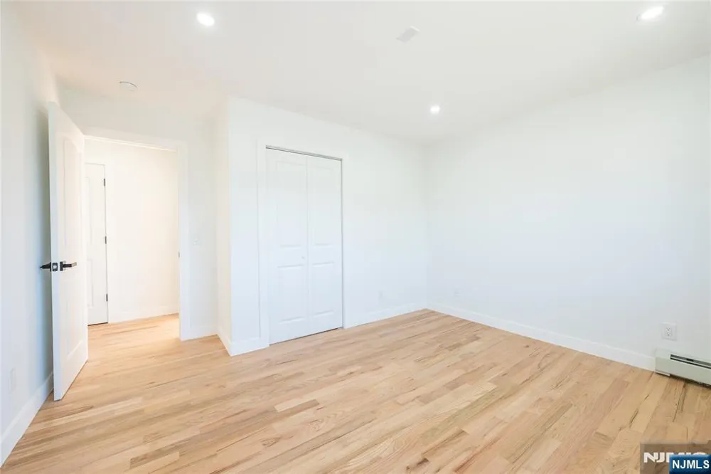 214 Alberta Drive Saddle Brook, NJ 07663