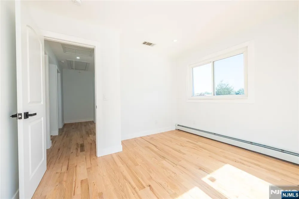 214 Alberta Drive Saddle Brook, NJ 07663