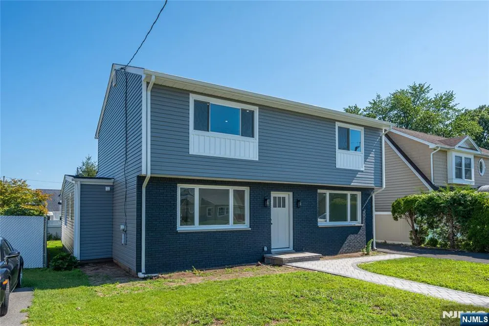 214 Alberta Drive Saddle Brook, NJ 07663