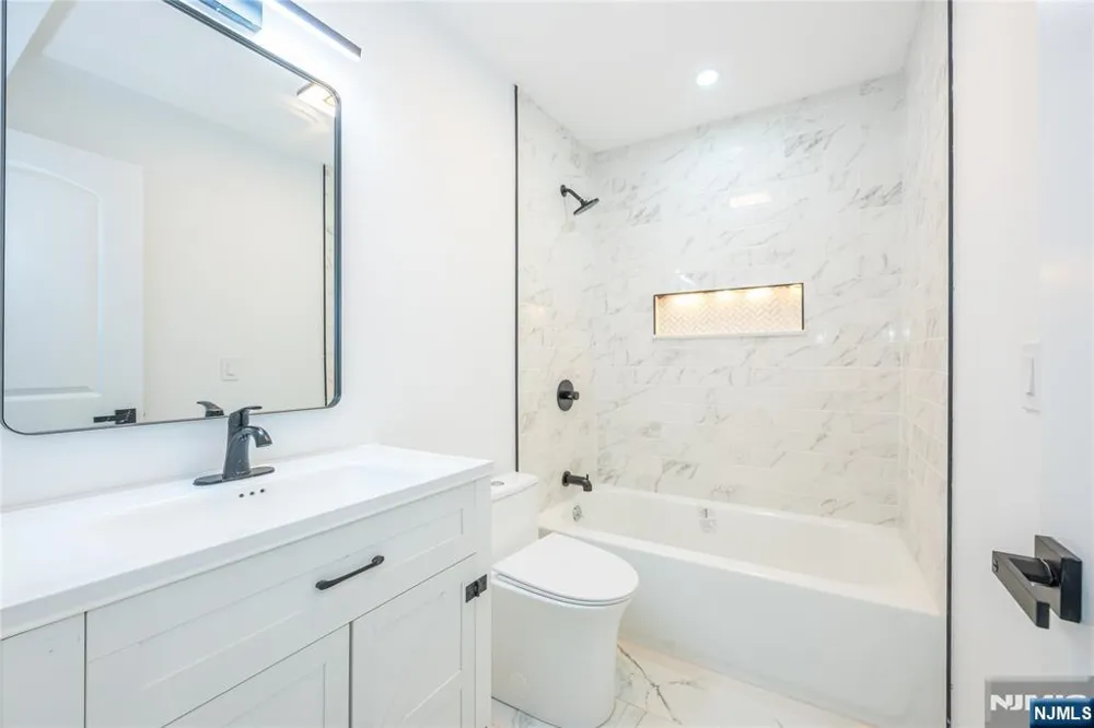 214 Alberta Drive Saddle Brook, NJ 07663