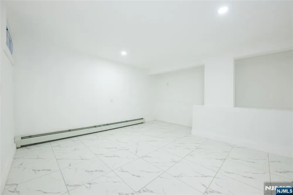 214 Alberta Drive Saddle Brook, NJ 07663