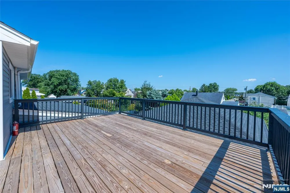 214 Alberta Drive Saddle Brook, NJ 07663