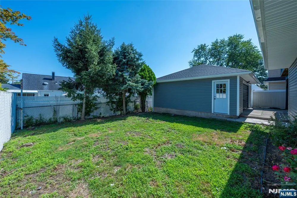 214 Alberta Drive Saddle Brook, NJ 07663