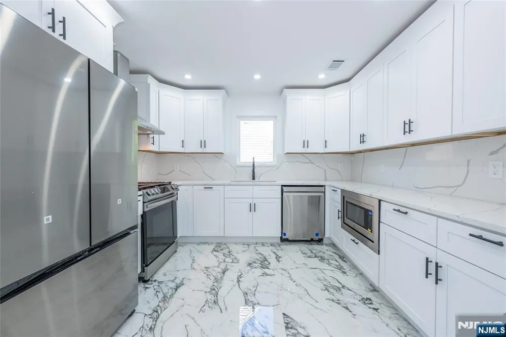 214 Alberta Drive Saddle Brook, NJ 07663