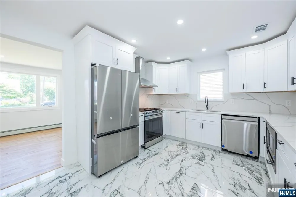 214 Alberta Drive Saddle Brook, NJ 07663