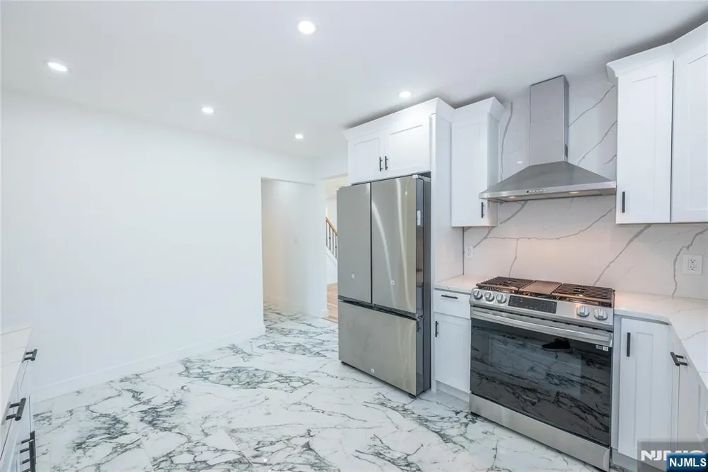 214 Alberta Drive Saddle Brook, NJ 07663