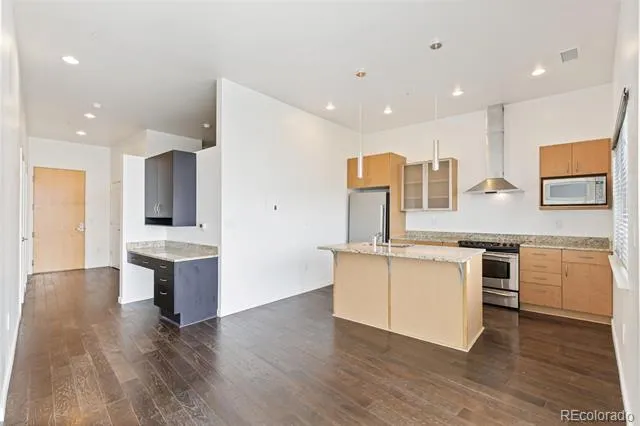 2958 Syracuse Street #416 Denver, CO 80238