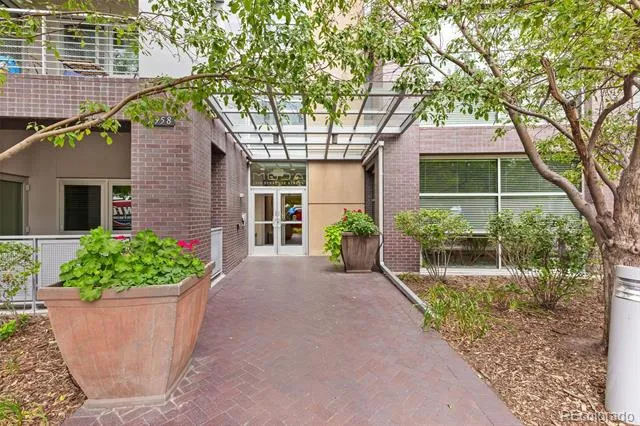 2958 Syracuse Street #416 Denver, CO 80238