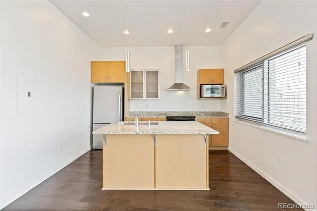 2958 Syracuse Street #416 Denver, CO 80238