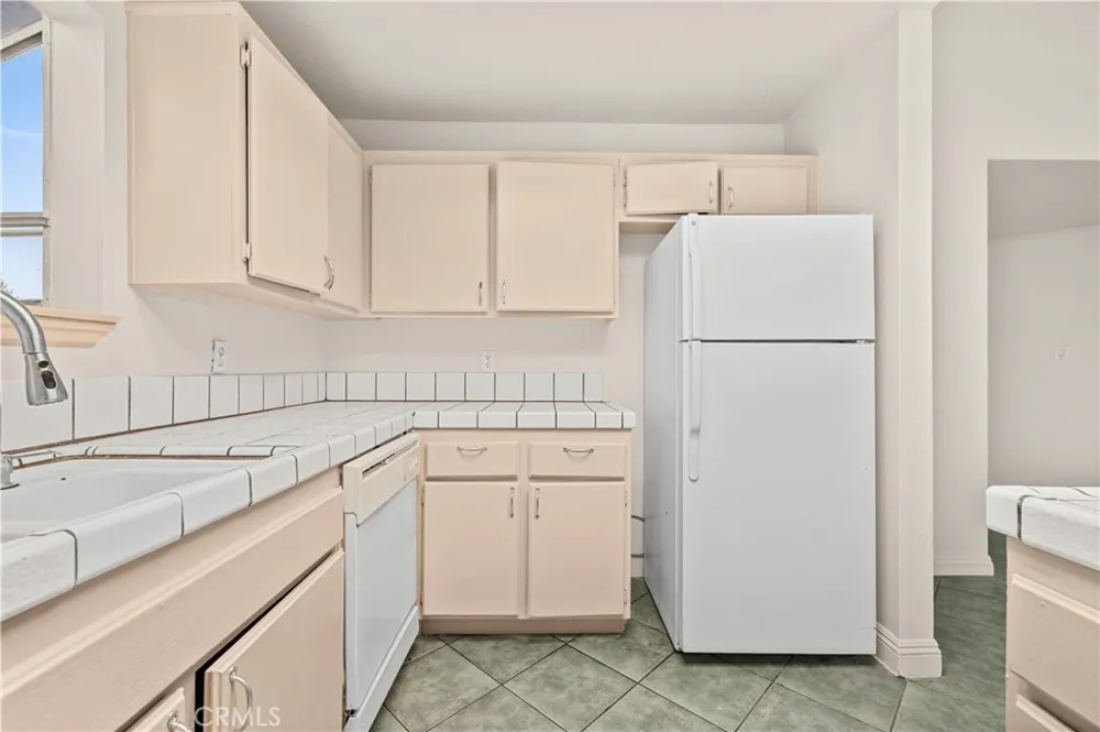 2101 Forry Lancaster, CA 93536