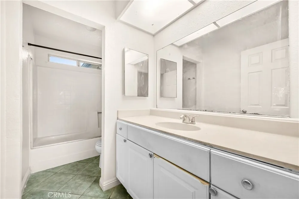 2101 Forry Lancaster, CA 93536