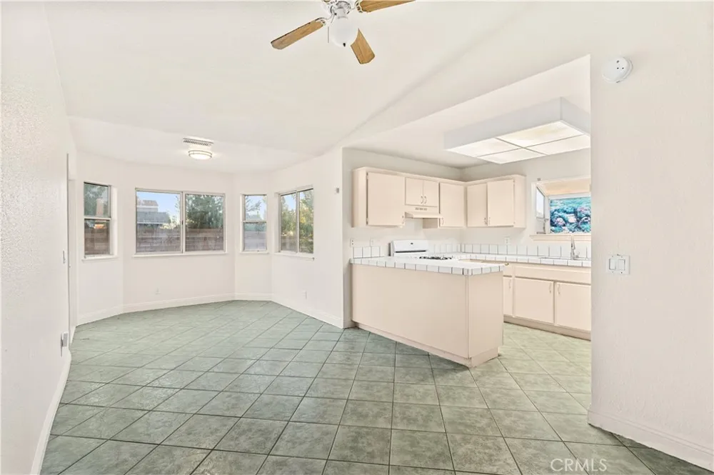 2101 Forry Lancaster, CA 93536
