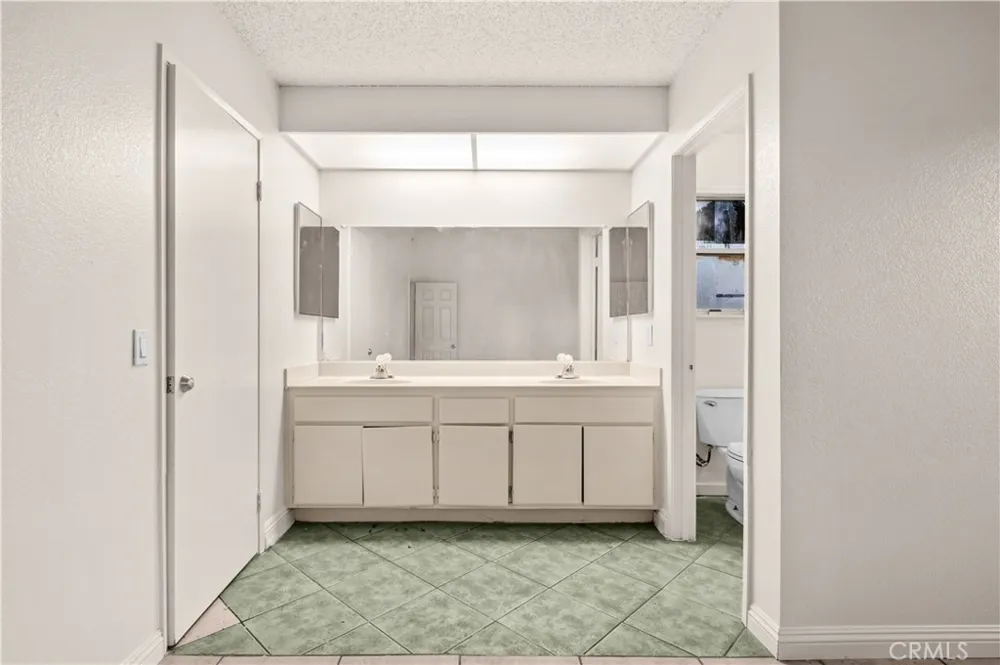 2101 Forry Lancaster, CA 93536