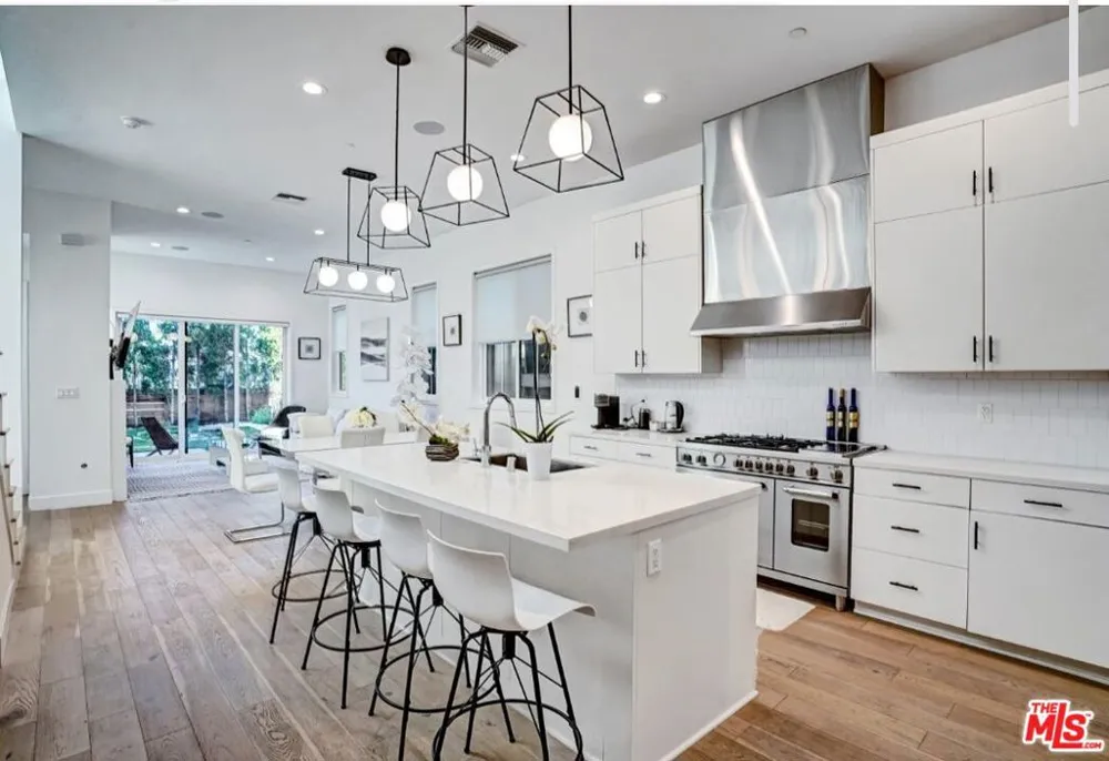 4816 Inglewood Boulevard Culver City, CA 90230