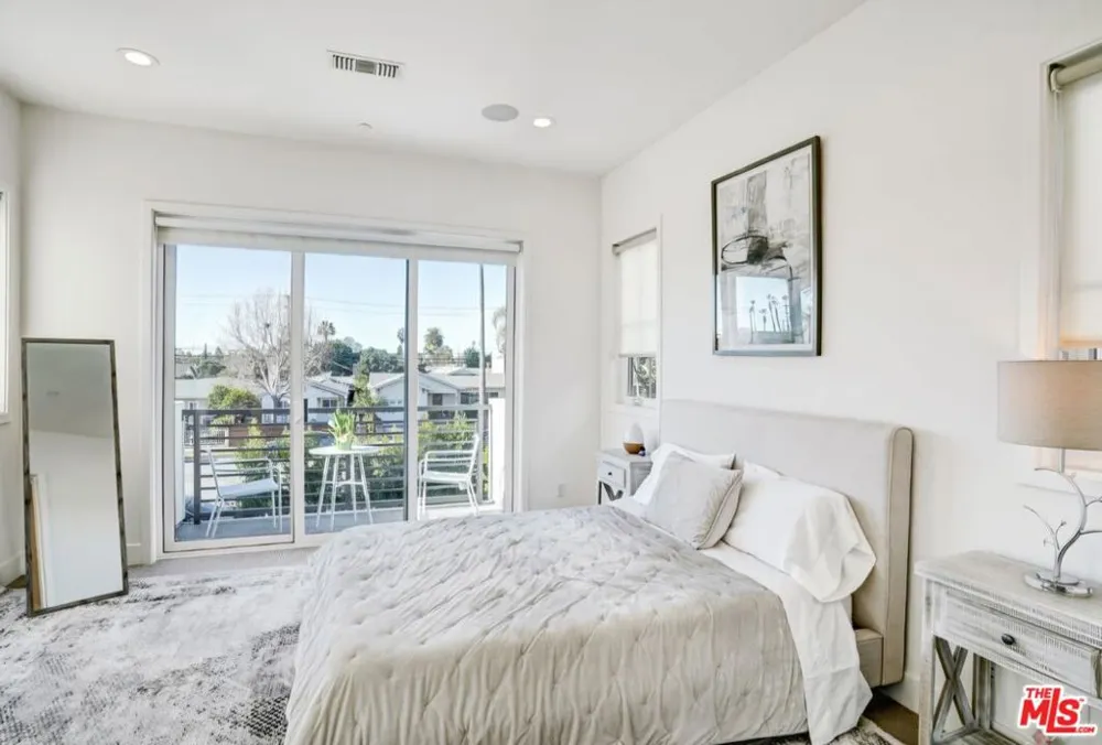 4816 Inglewood Boulevard Culver City, CA 90230