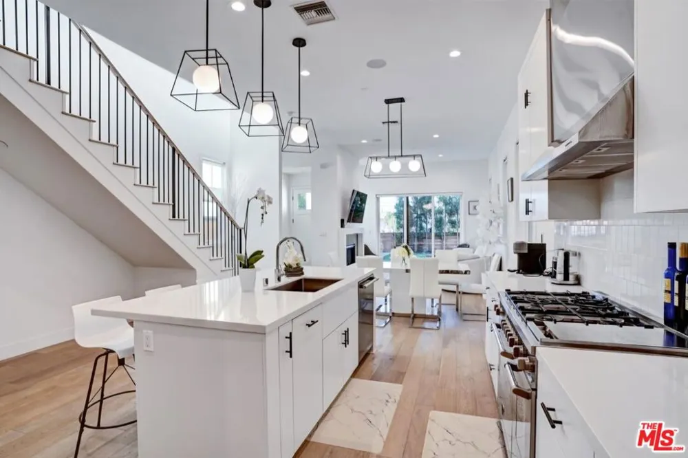 4816 Inglewood Boulevard Culver City, CA 90230