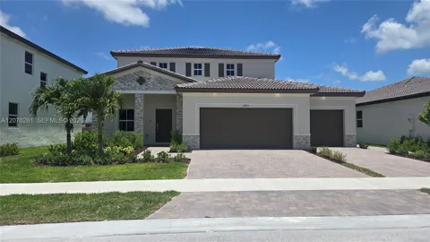 2475 SE 29th Dr