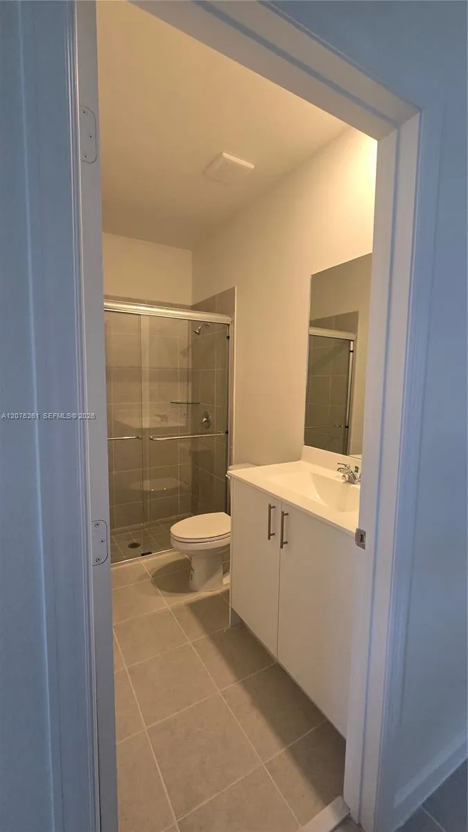 2475 SE 29th Dr Homestead, FL 33035