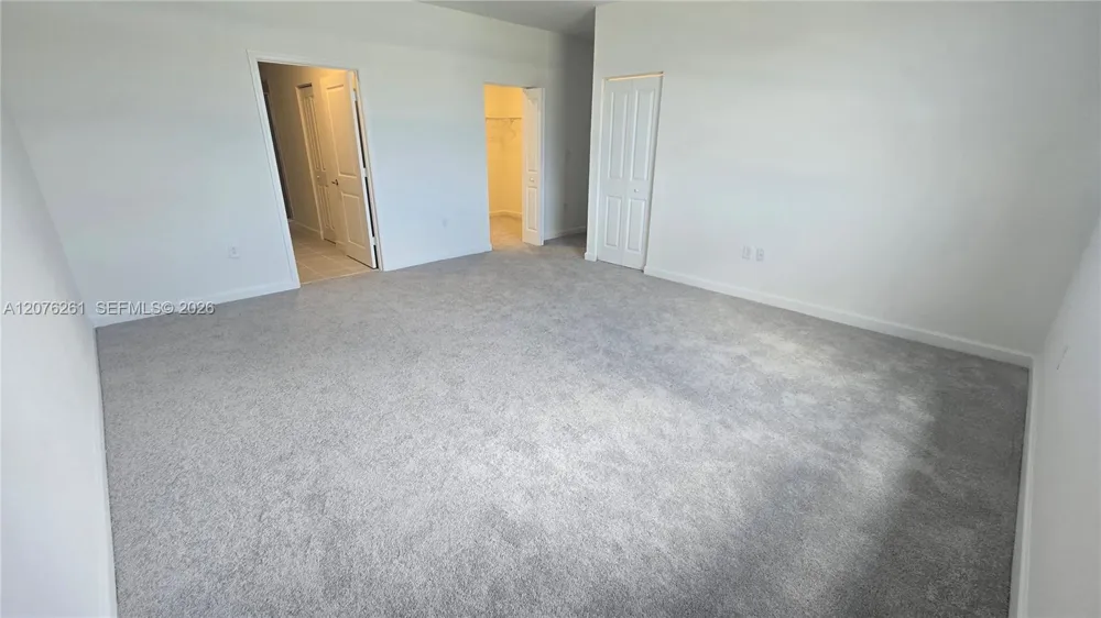 2475 SE 29th Dr Homestead, FL 33035