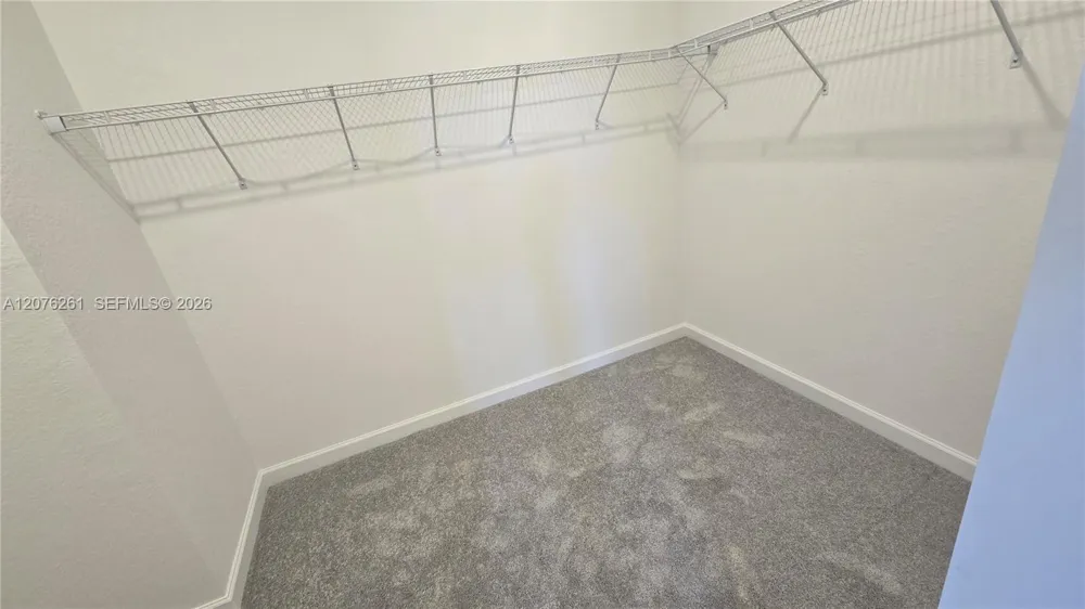 2475 SE 29th Dr Homestead, FL 33035