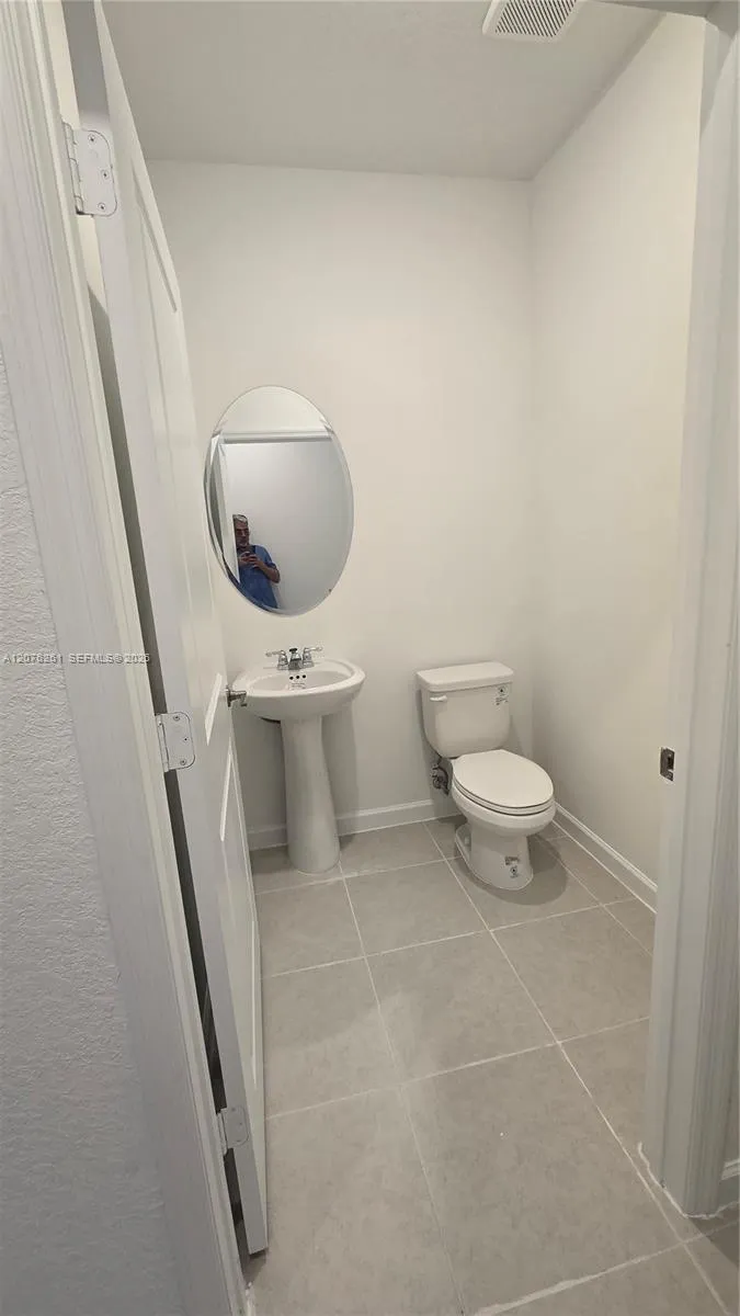 2475 SE 29th Dr Homestead, FL 33035
