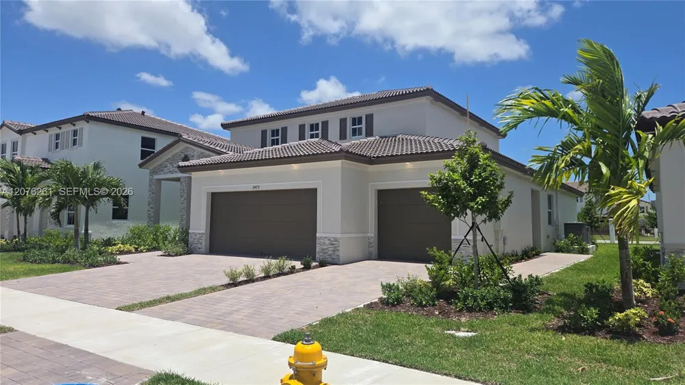 2475 SE 29th Dr Homestead, FL 33035
