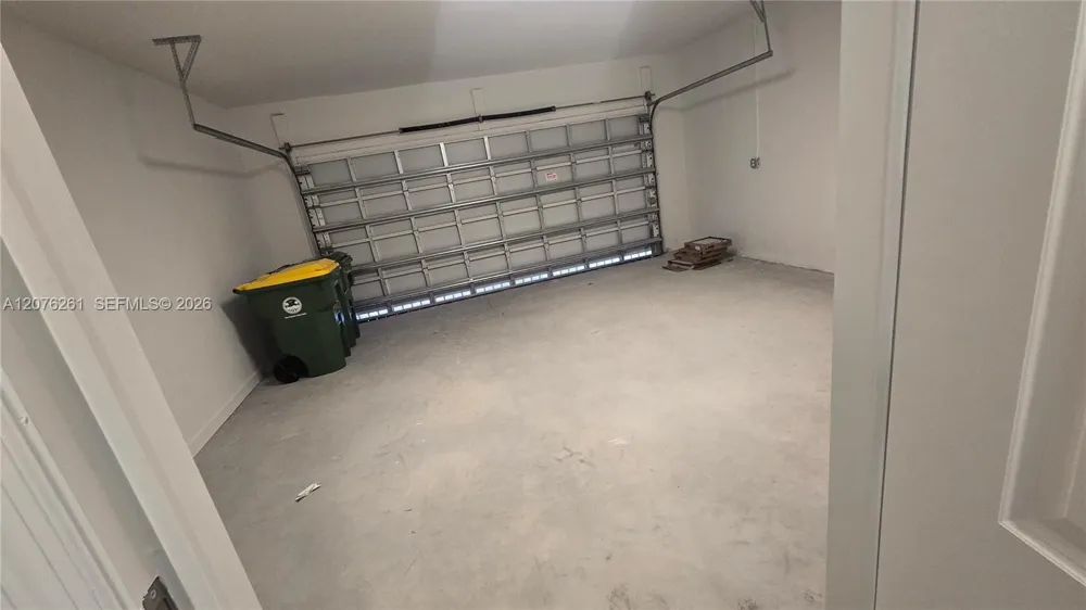 2475 SE 29th Dr Homestead, FL 33035