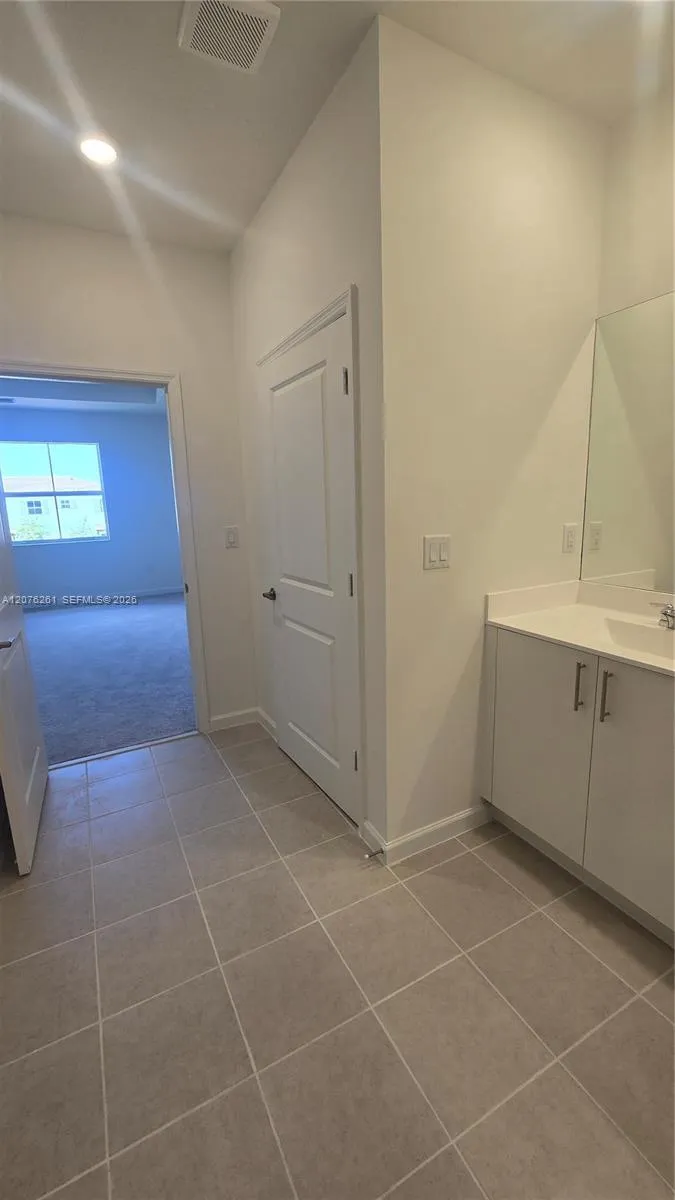 2475 SE 29th Dr Homestead, FL 33035
