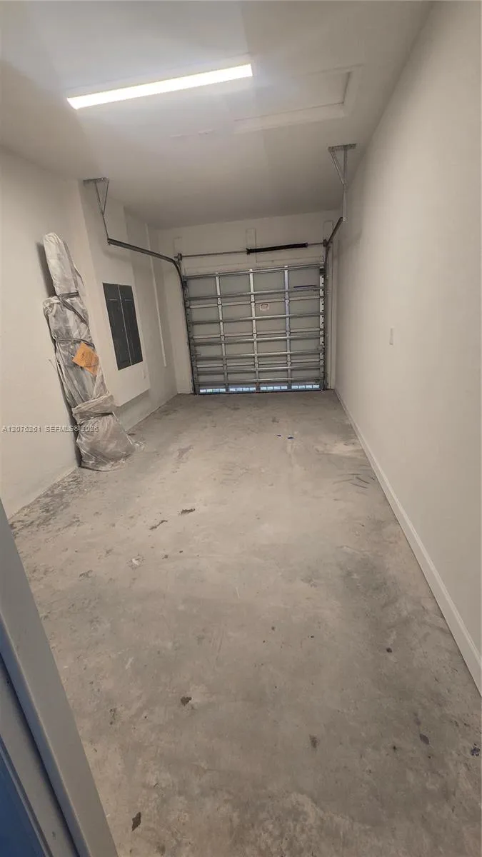 2475 SE 29th Dr Homestead, FL 33035
