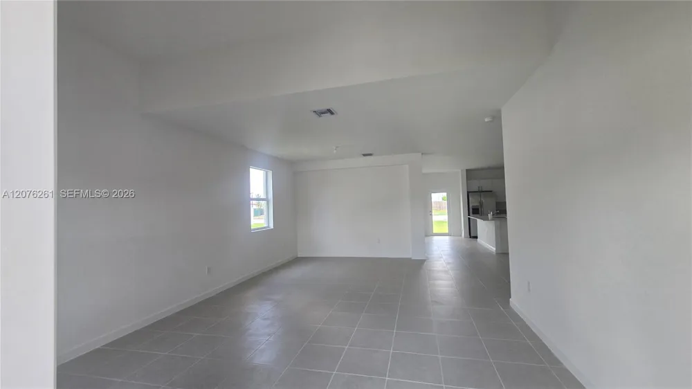 2475 SE 29th Dr Homestead, FL 33035