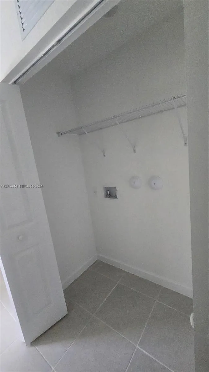 2475 SE 29th Dr Homestead, FL 33035