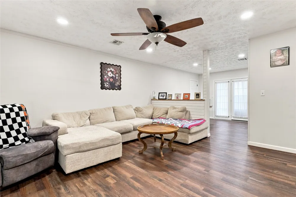 19 S Whitaker Street Pryor, OK 74361