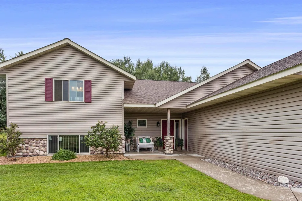 567 135th Street NW Monticello, MN 55362