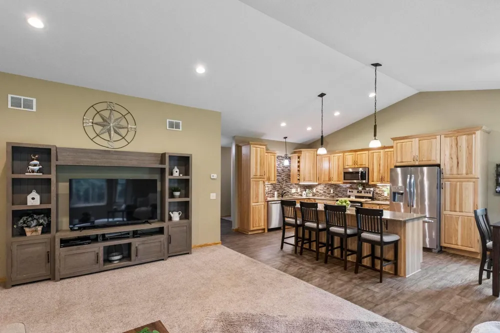 567 135th Street NW Monticello, MN 55362