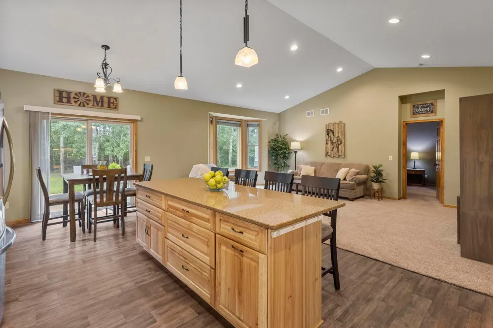 567 135th Street NW Monticello, MN 55362