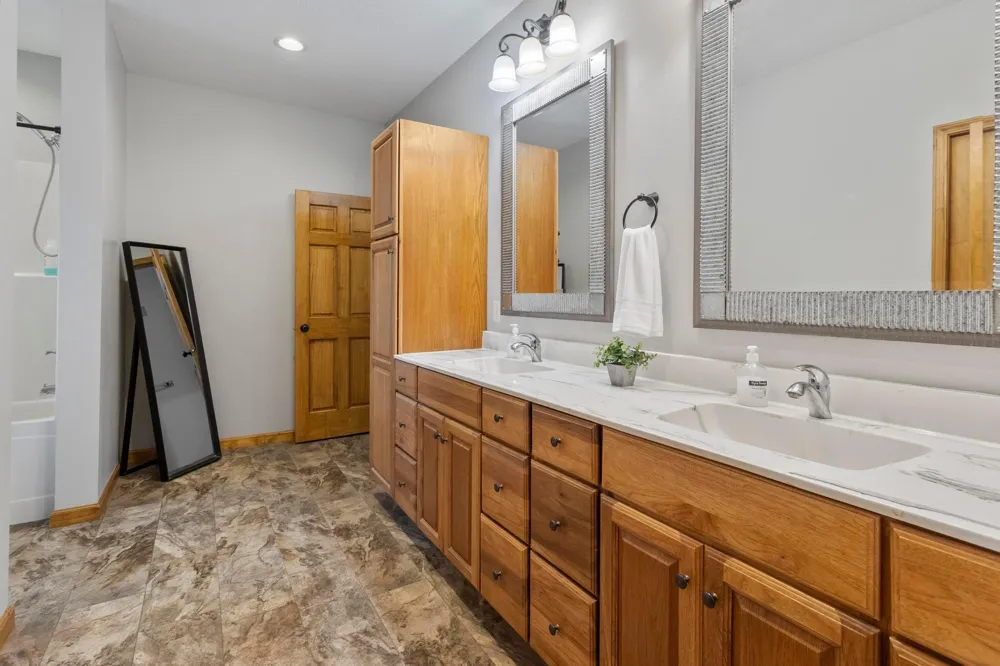 567 135th Street NW Monticello, MN 55362