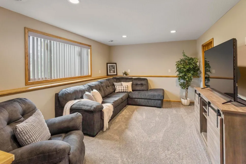 567 135th Street NW Monticello, MN 55362