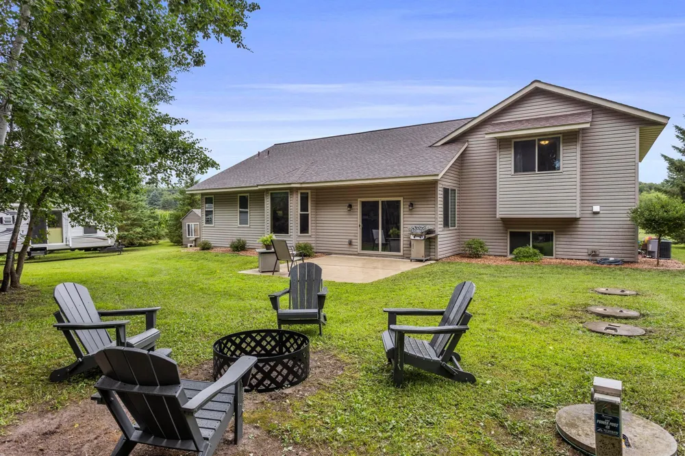 567 135th Street NW Monticello, MN 55362
