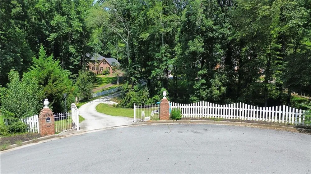 4232 Vineyard Trail Snellville, GA 30039