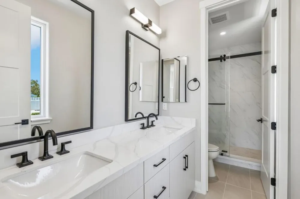 100 Koa Court Palo Alto, CA 94306