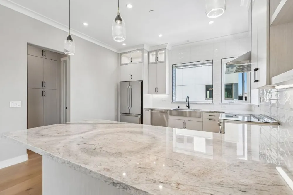 100 Koa Court Palo Alto, CA 94306