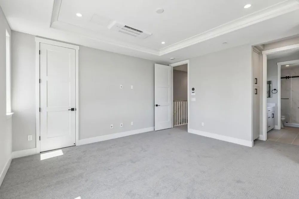 100 Koa Court Palo Alto, CA 94306