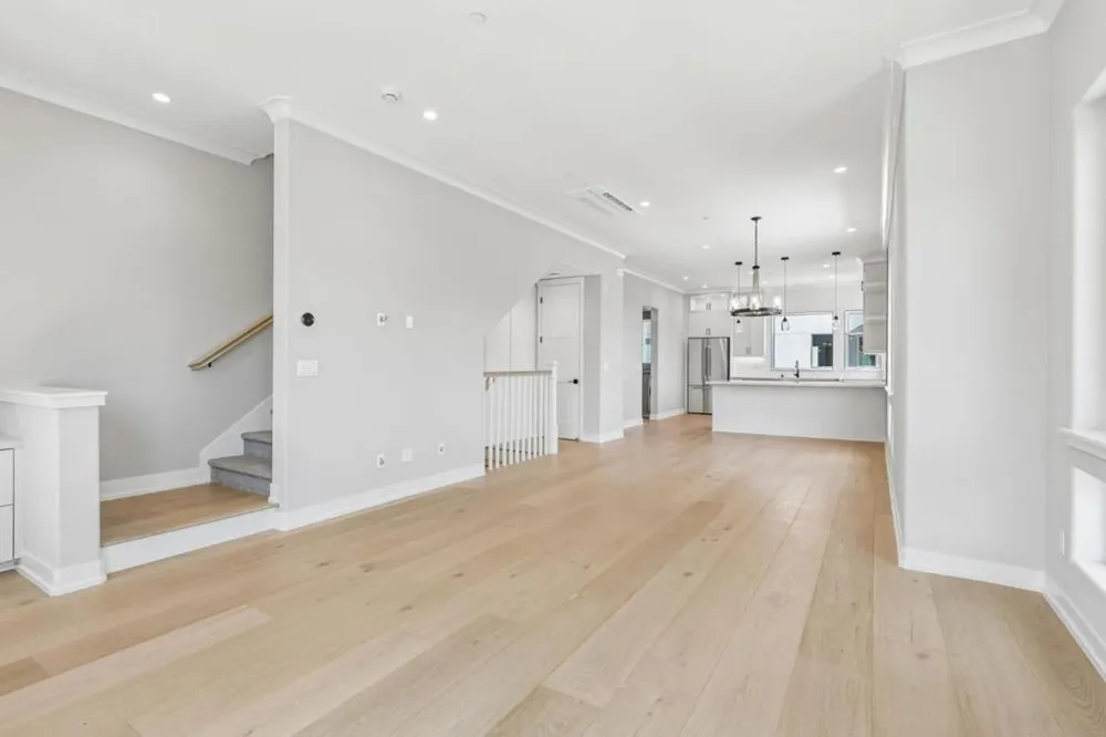 100 Koa Court Palo Alto, CA 94306