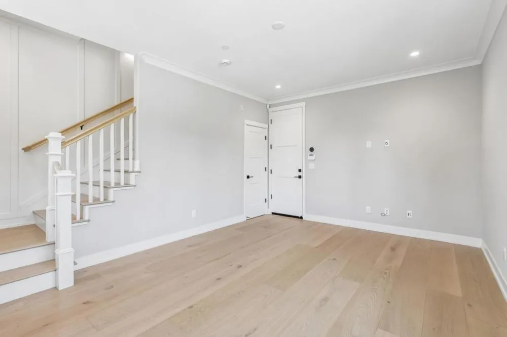 100 Koa Court Palo Alto, CA 94306
